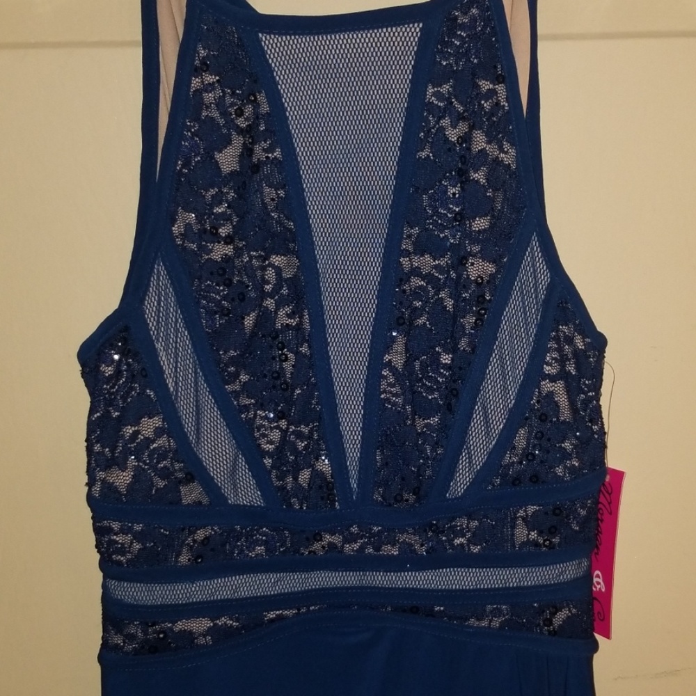 Dress - Picture 2 of 4